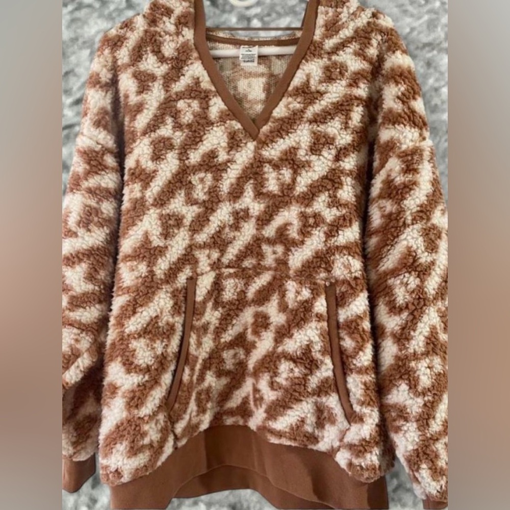 PINK Victoria's Secret Brown and Cream Fuzzy V-Neck Pullover